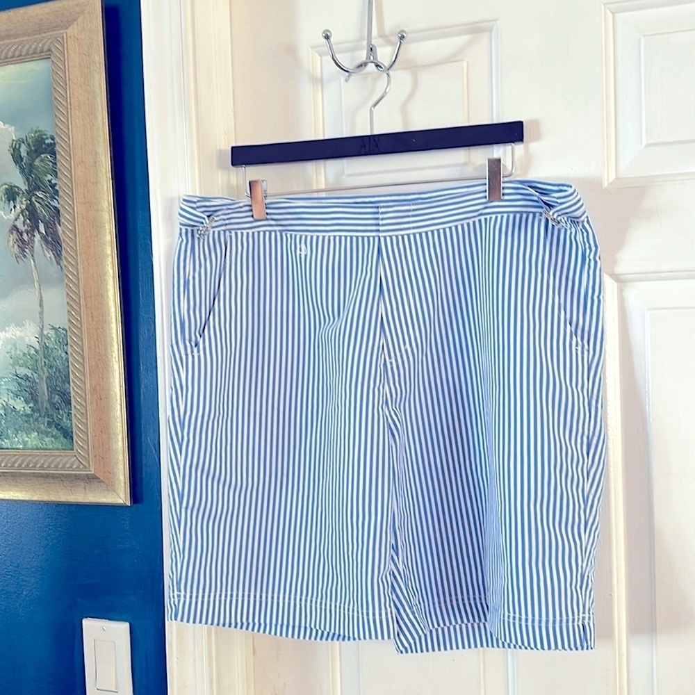 NWOT Men’s Strong Boalt Blue & White Pinstriped Hybrid Shorts Size 38